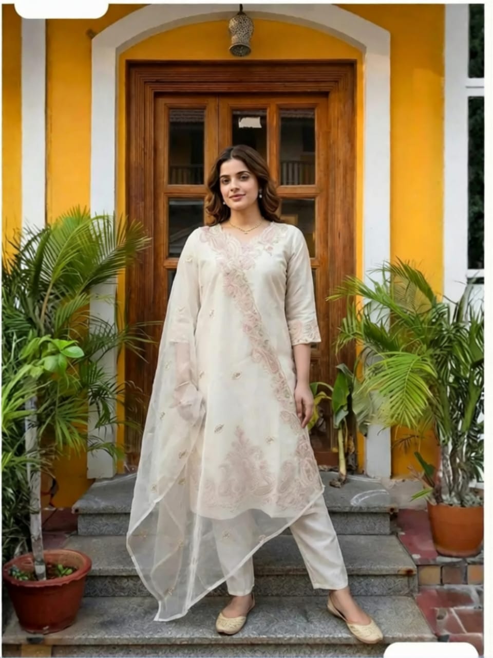 Chandan White & Pink Paisley Embroidered Kurta
